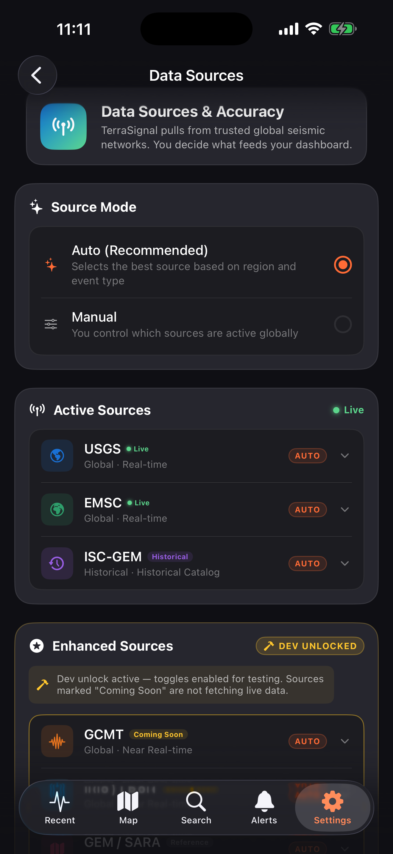 Data sources screen listing USGS, EMSC, ISC-GEM, and other seismic networks